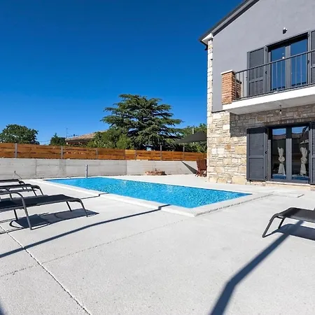 Mit Privatpool Fuer 8 Personen Ca 200 Qm In Rovinj, Istrien Istrische Riviera Holiday home *